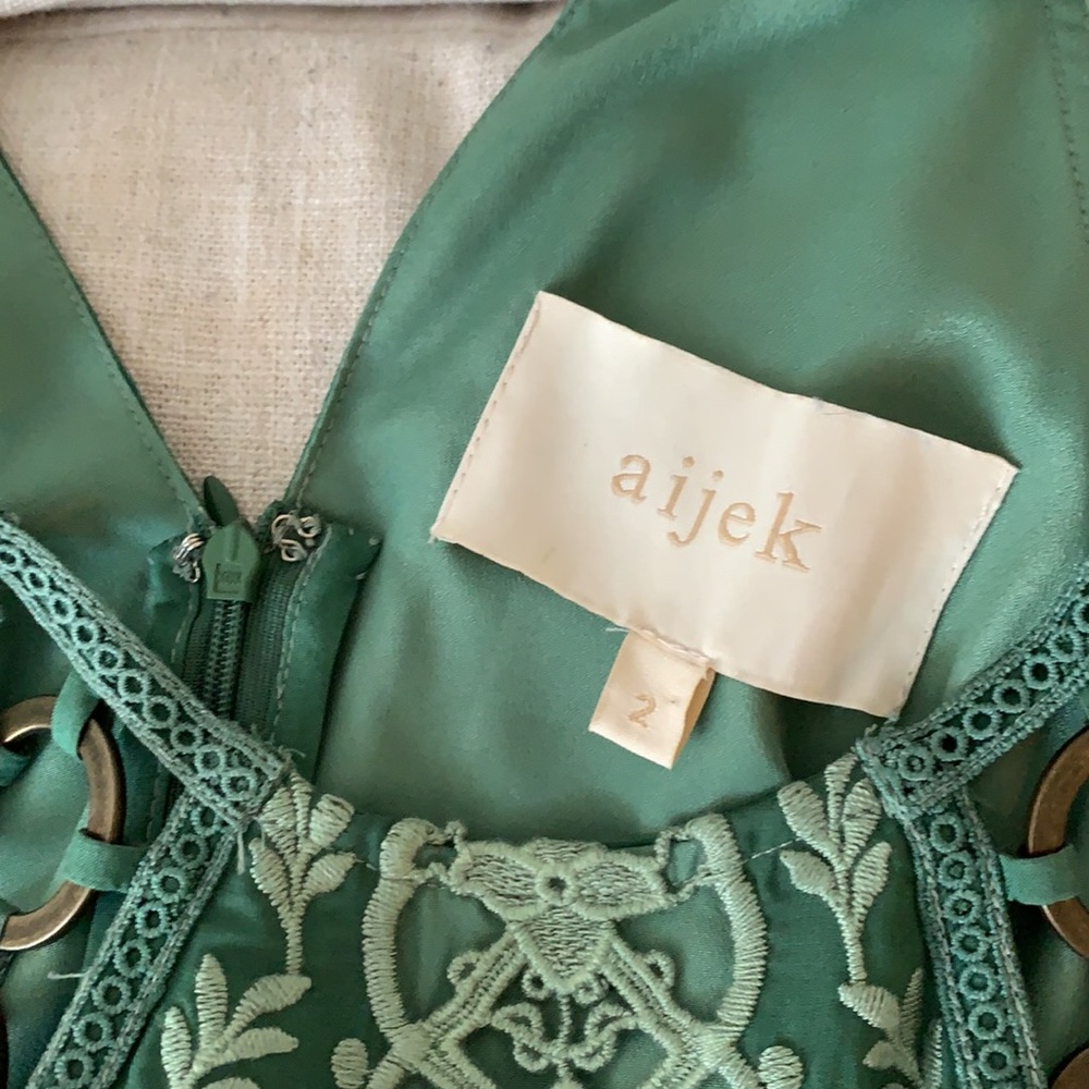 Aijek designer dress - Picture 4 of 4